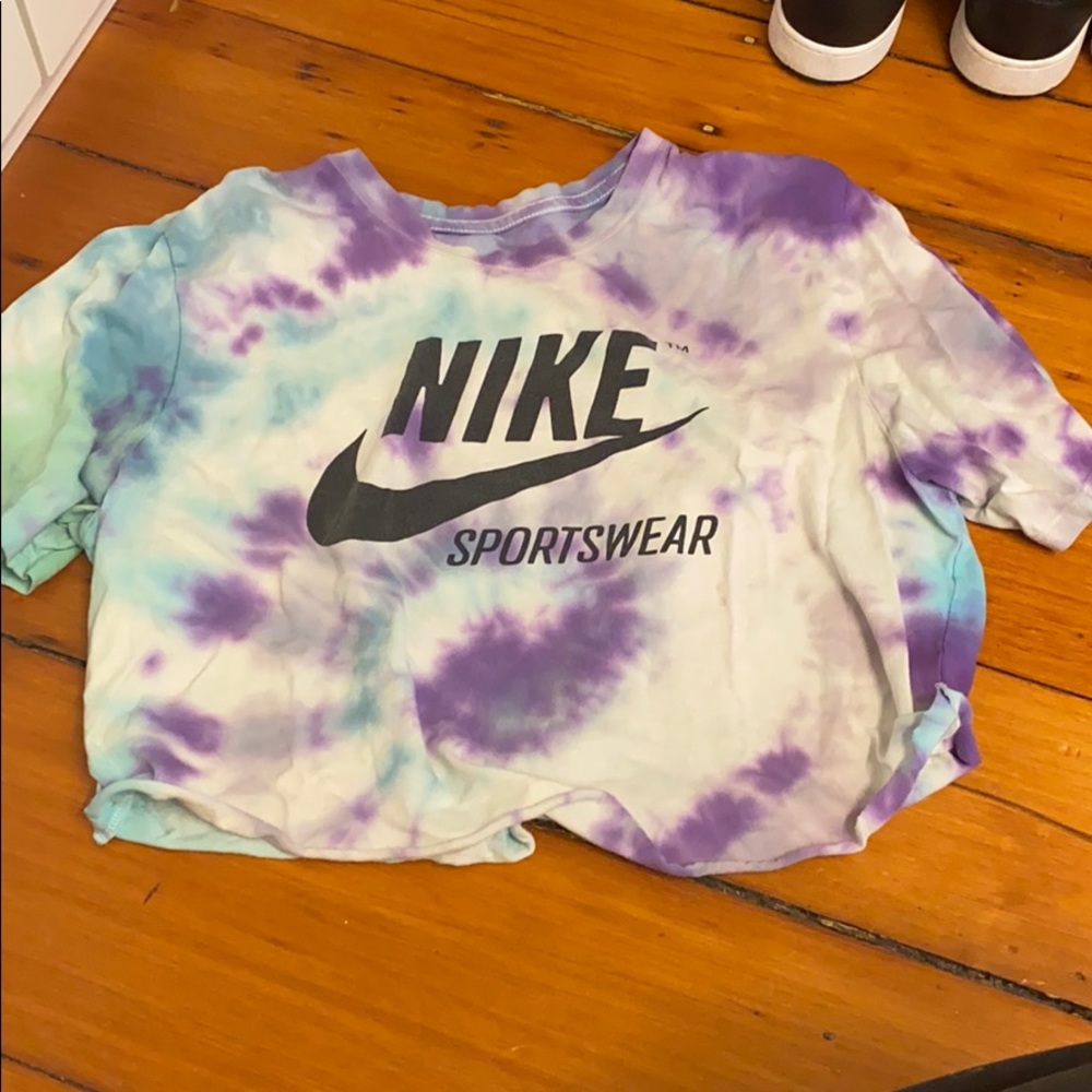 Nike tie dye cropped shirt